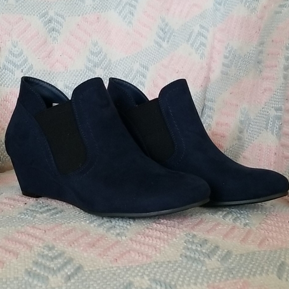 croft & barrow Shoes - Croft & Barrow Navy ankle wedges with Ortholite